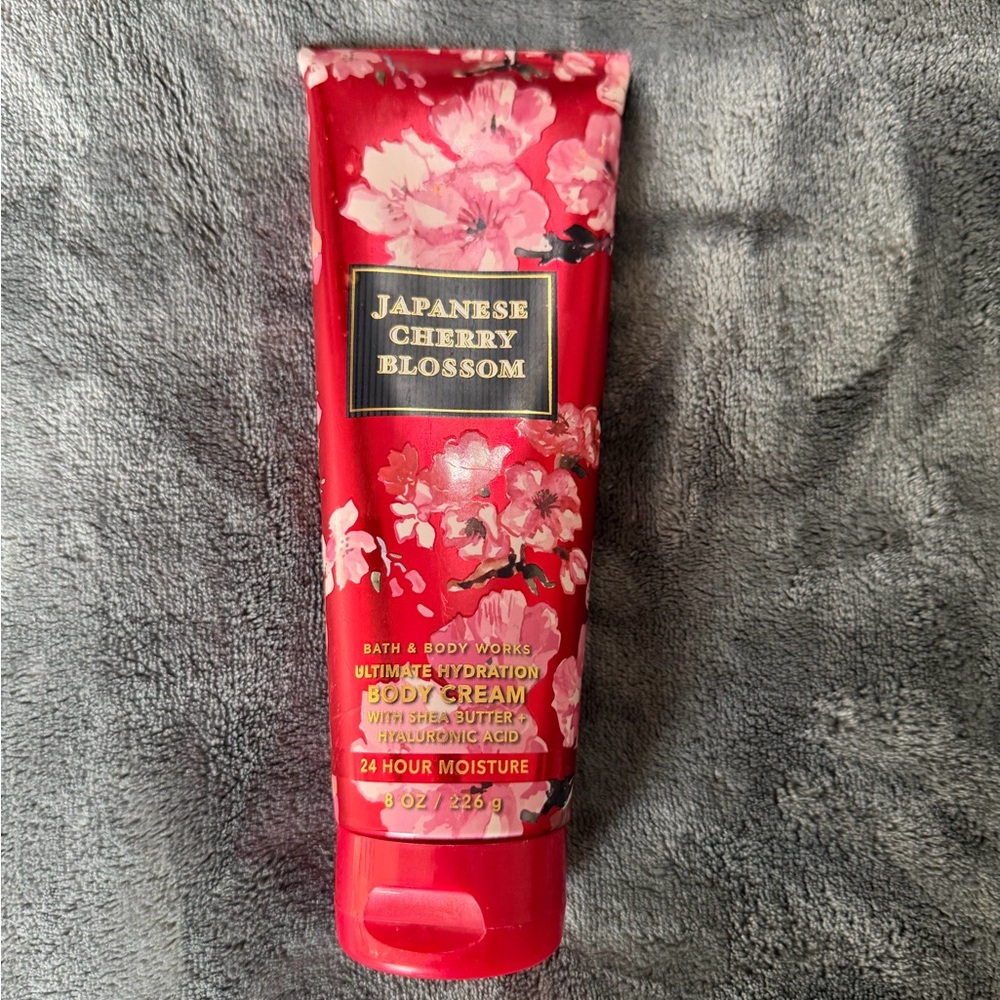 Bath & Body Works Japanese Cherry Blossom Red Floral Cream